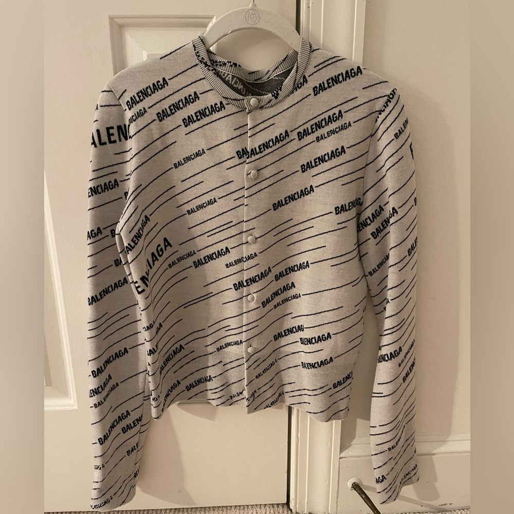 Balenciaga grey/black fitted button-up cardigan! Sz L